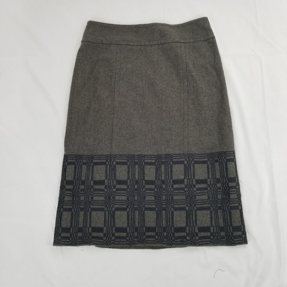 Magaschoni Collection Wool Embroidered Pencil Skirt Size 12. 0072